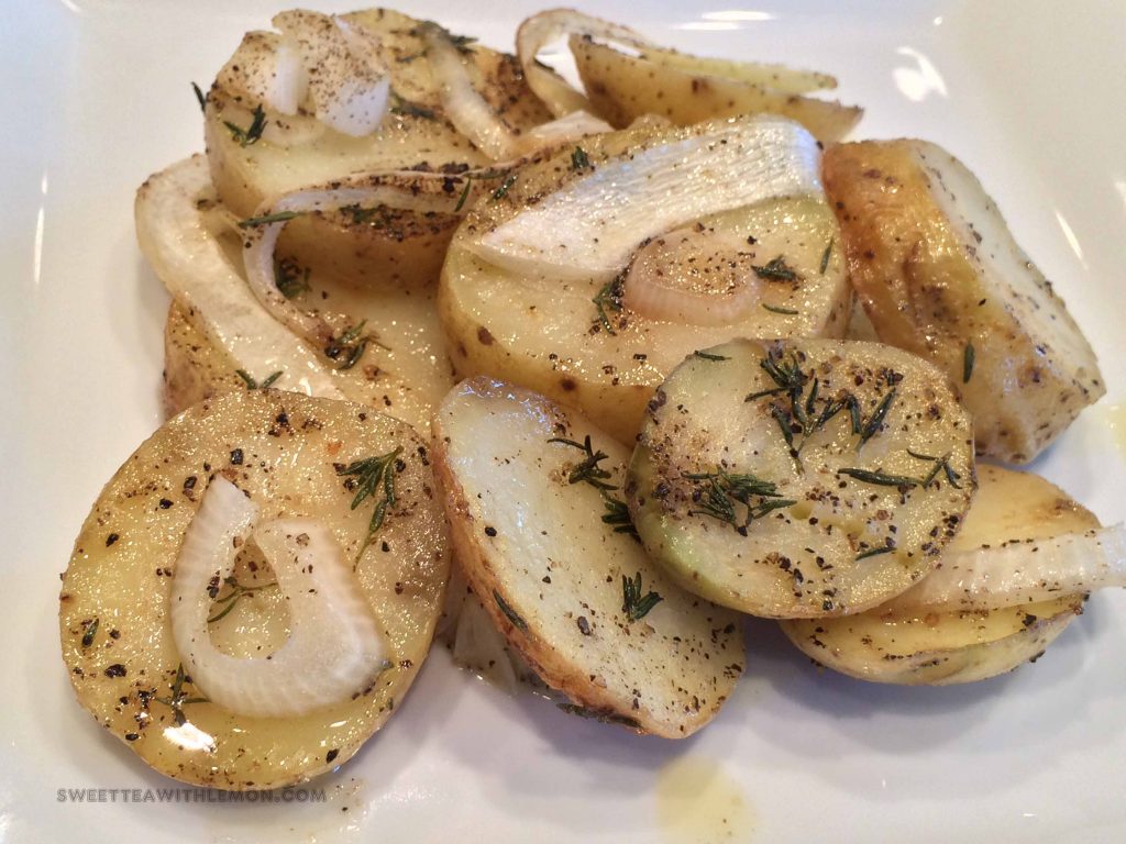 Roasted potatoes with Onions and Thyme